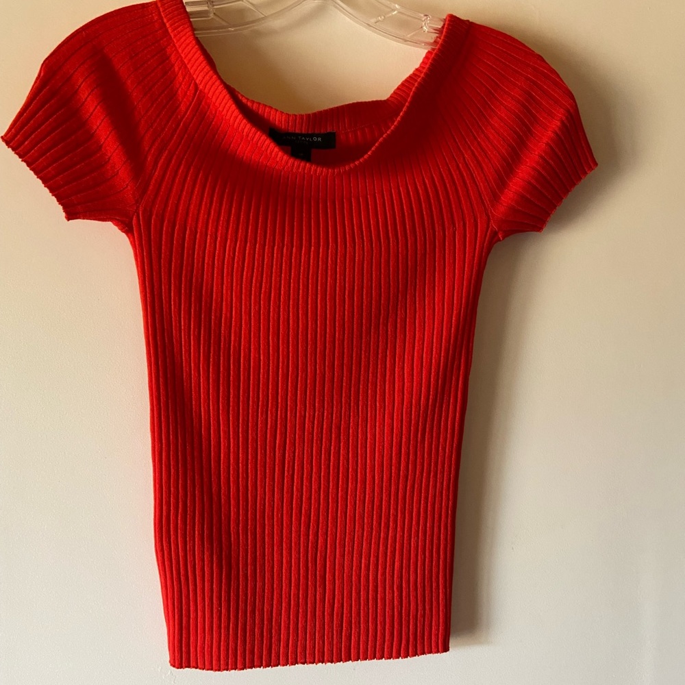 Off the shoulder Ann Taylor ribbed knit top